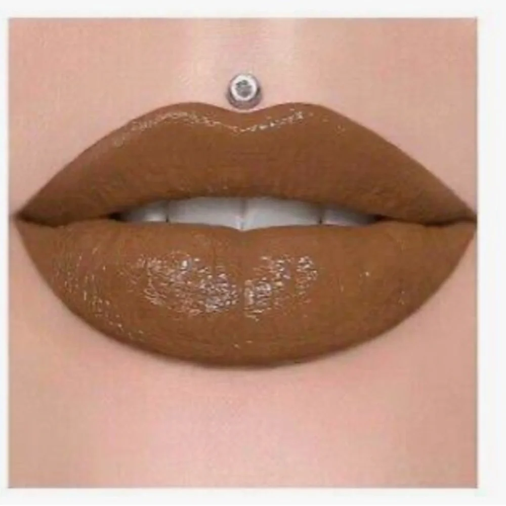 Jeffree Star TOP SHELF Matte Liquid Lipstick - Rich Brown